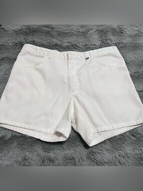 Vintage Canda off white womens shorts in excellent condition